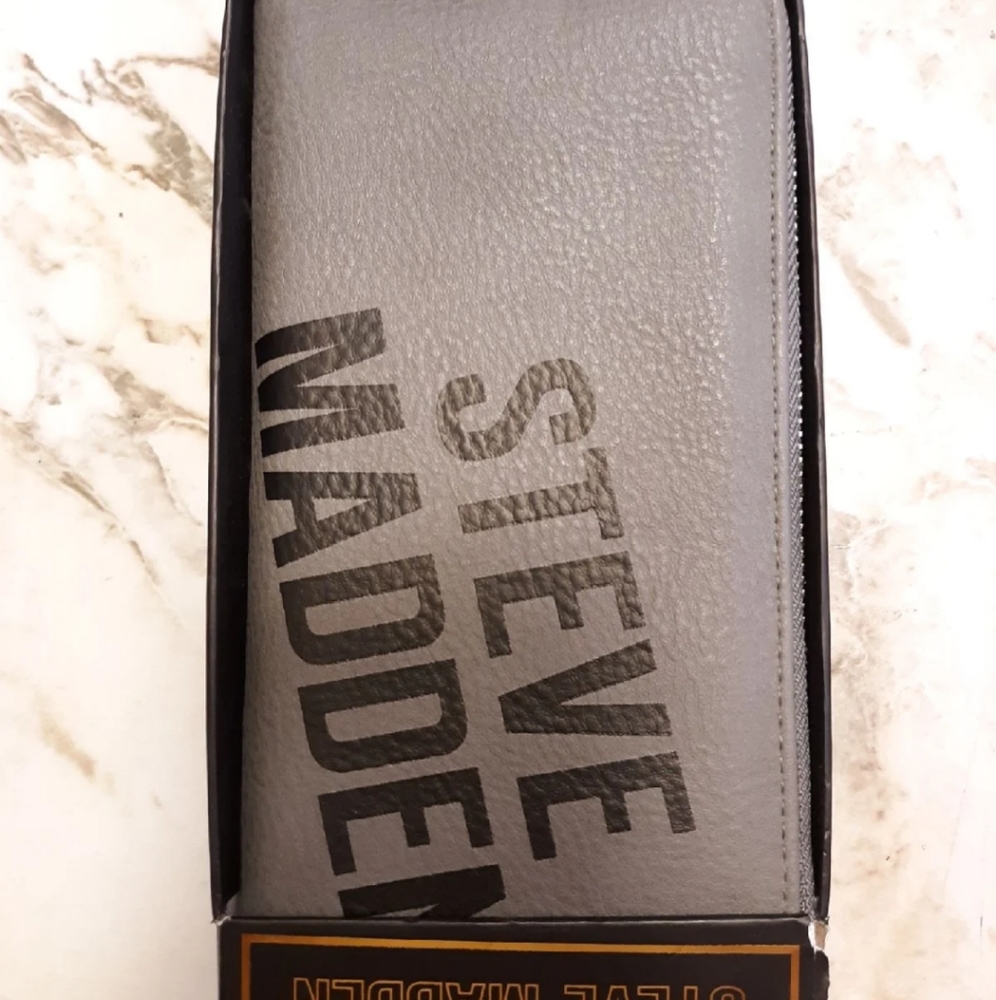 Steve madden wallet